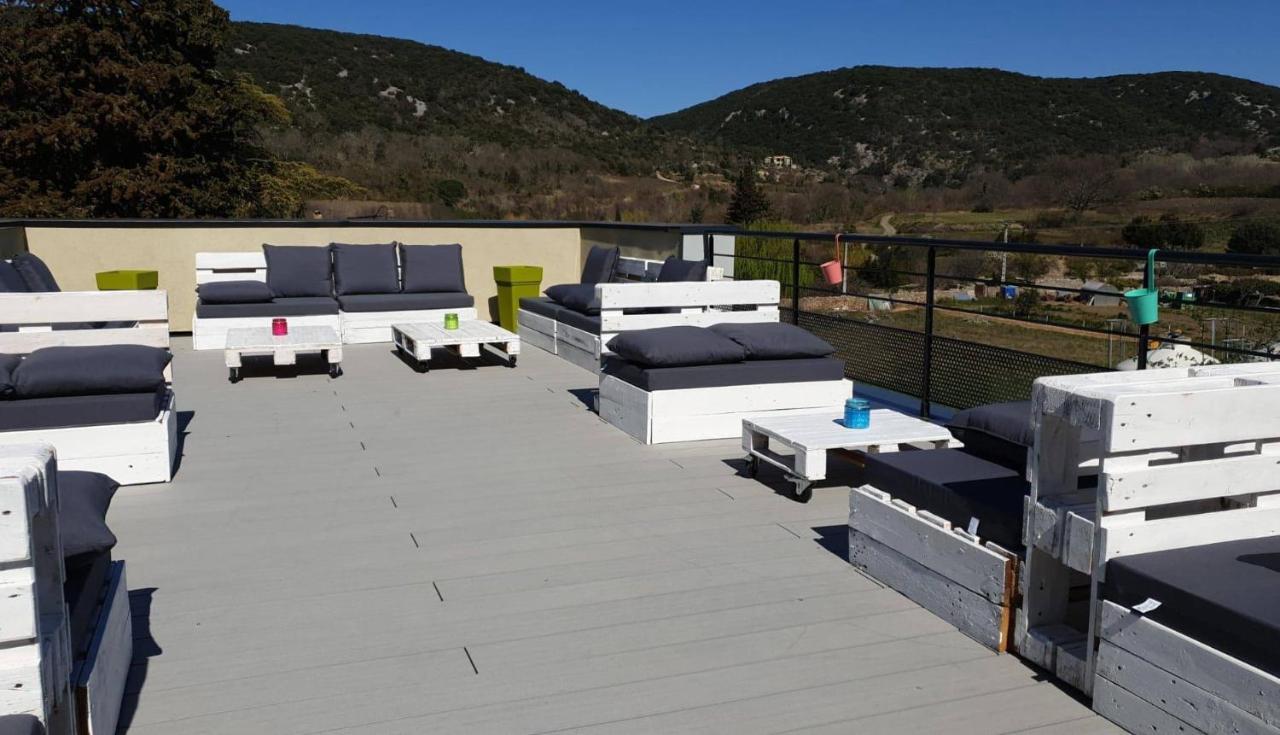 Hostel Les Terrasses Du Roc Saint-André-de-Roquepertuis Kültér fotó