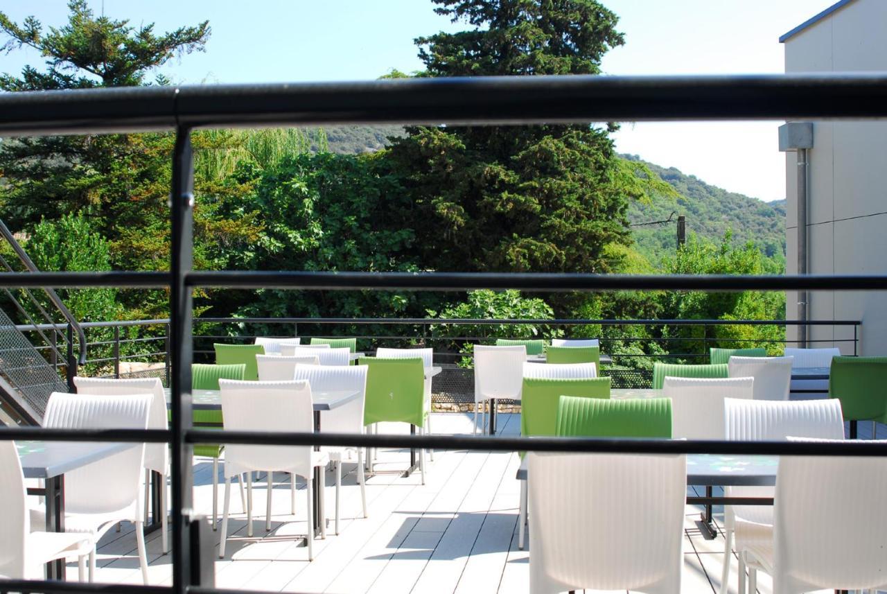 Hostel Les Terrasses Du Roc Saint-André-de-Roquepertuis Kültér fotó