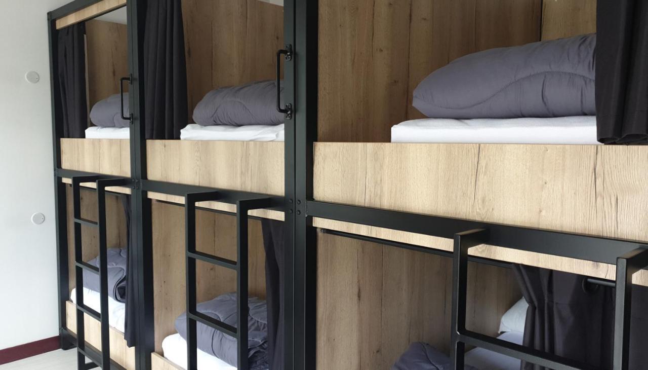 Hostel Les Terrasses Du Roc Saint-André-de-Roquepertuis Kültér fotó